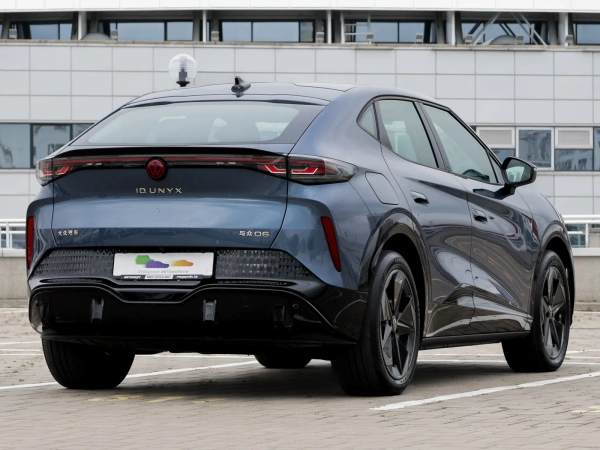2025 Volkswagen ID.Unyx 06