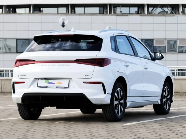 BYD e2