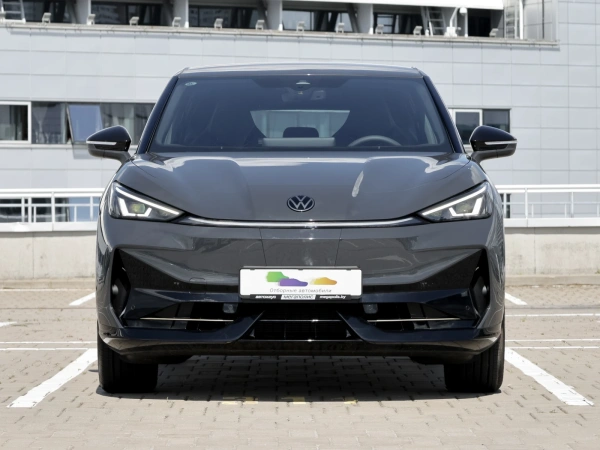 Volkswagen ID.Unyx 06
